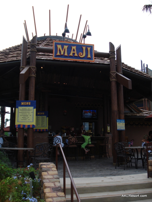 Maji Pool Bar